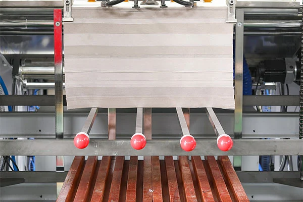 پرنٹ فنشنگ کے لیے کیا چیز ذہین لیمینٹنگ کو زیادہ پائیدار انتخاب بناتی ہے؟